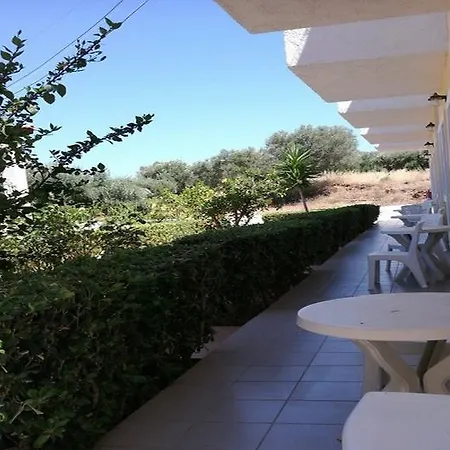 Mareva Apartment