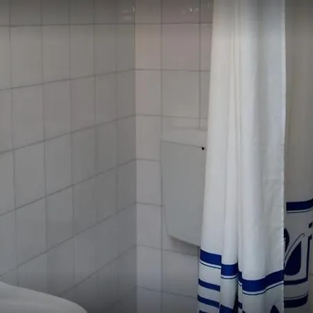 Mareva Apartment *